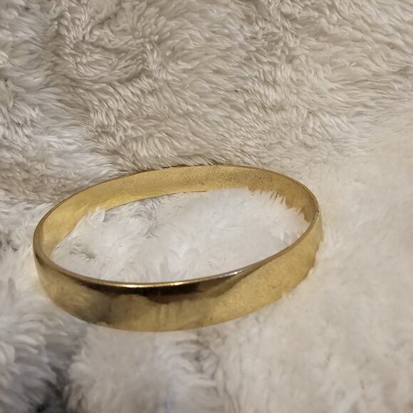 2 Gold Toned Smooth Cuff Bangle Bracelet Minimalistic Stackable Fashion Jewelry - Picture 5 of 5